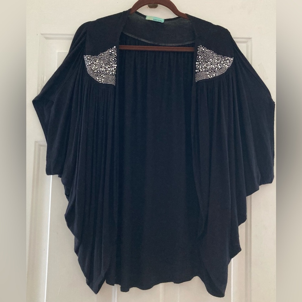 Queen Esther Cardigan Shrug Top
Size Medium